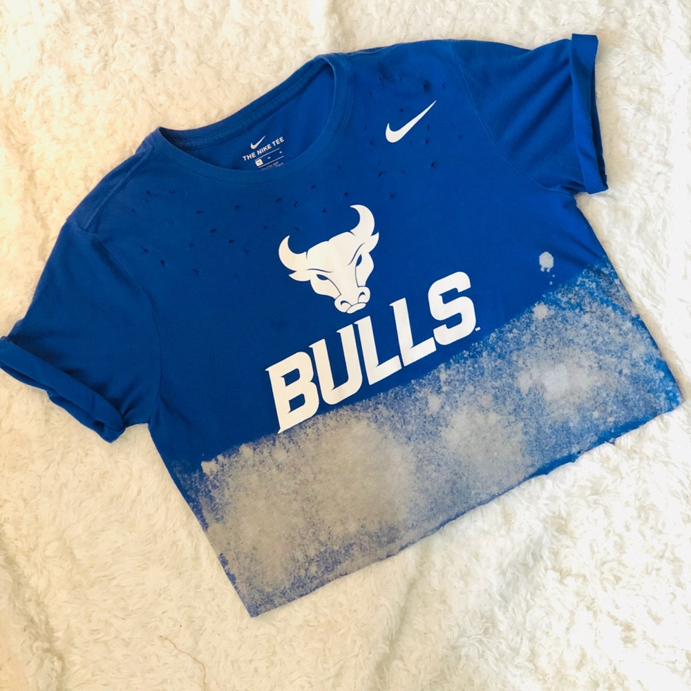 UB Bulls distressed crop